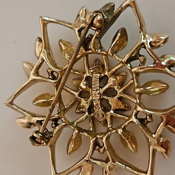 SARAH COVENTRY Goldtine Filagree Open Flower Brooch - Picture 6 of 6